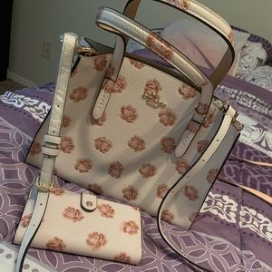 Coach crossbody bag and wallet! 💼🌸💖